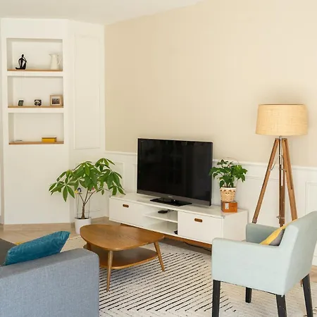 Cozy Family House T5 וילה